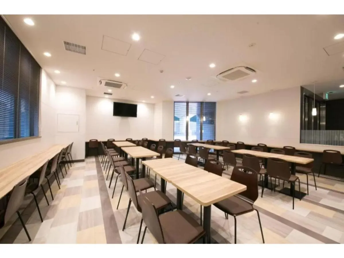 R&B Hotel Shin Osaka Kitaguchi - Vacation Stay 15196V 0*,  Japonia